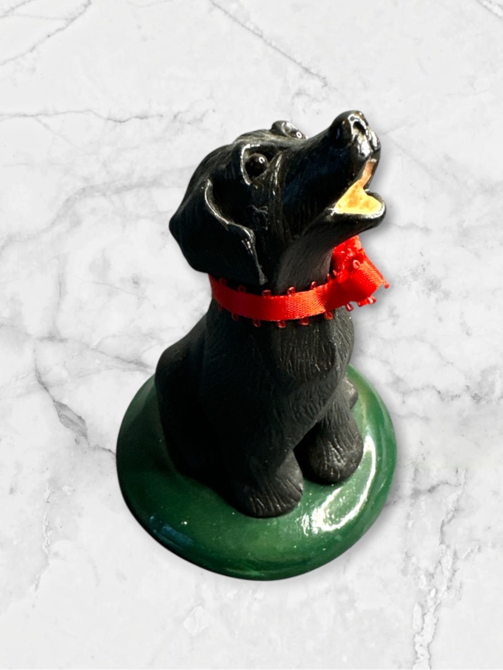 Vintage Byers Choice black Labrador dog with red ribbon 1995 the carolers